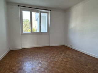  Appartement à louer 3 pièces 80 m²