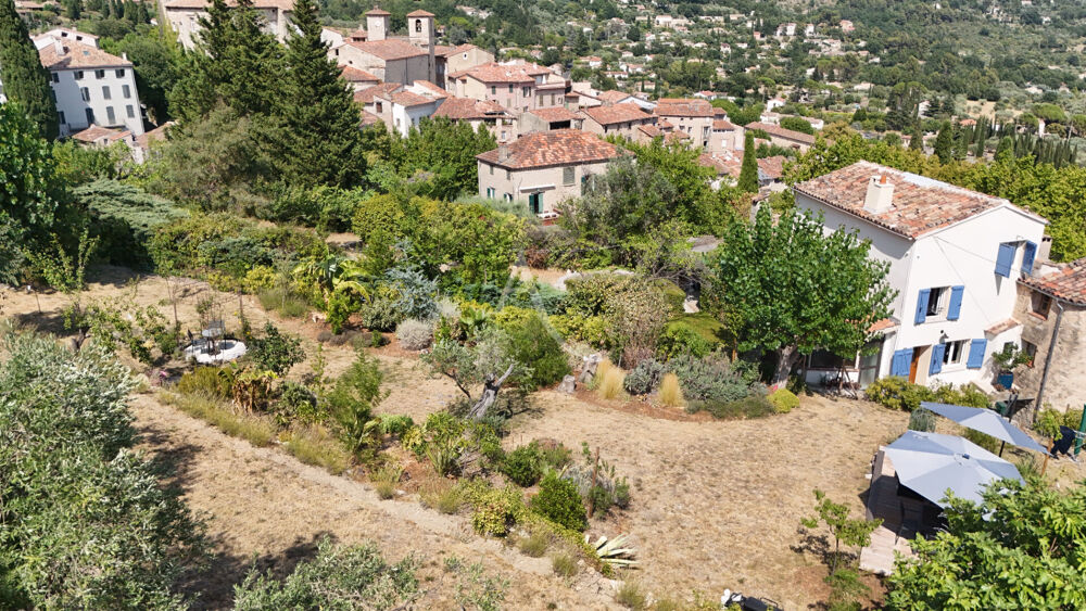 Coup de coeur ! MAISON DE VILLAGE rénovée + terrain 2100m² à Seillans !