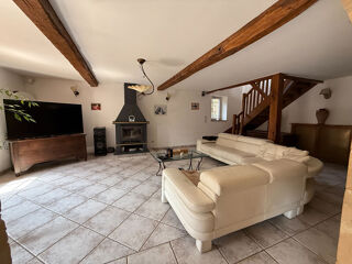  Maison  vendre 9 pices 352 m