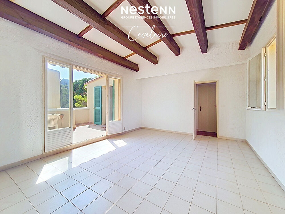 Vente Appartement Plages, commerces et port accessibles à pied pour cet appartement 3 pièces au dernier étage Cavalaire sur mer