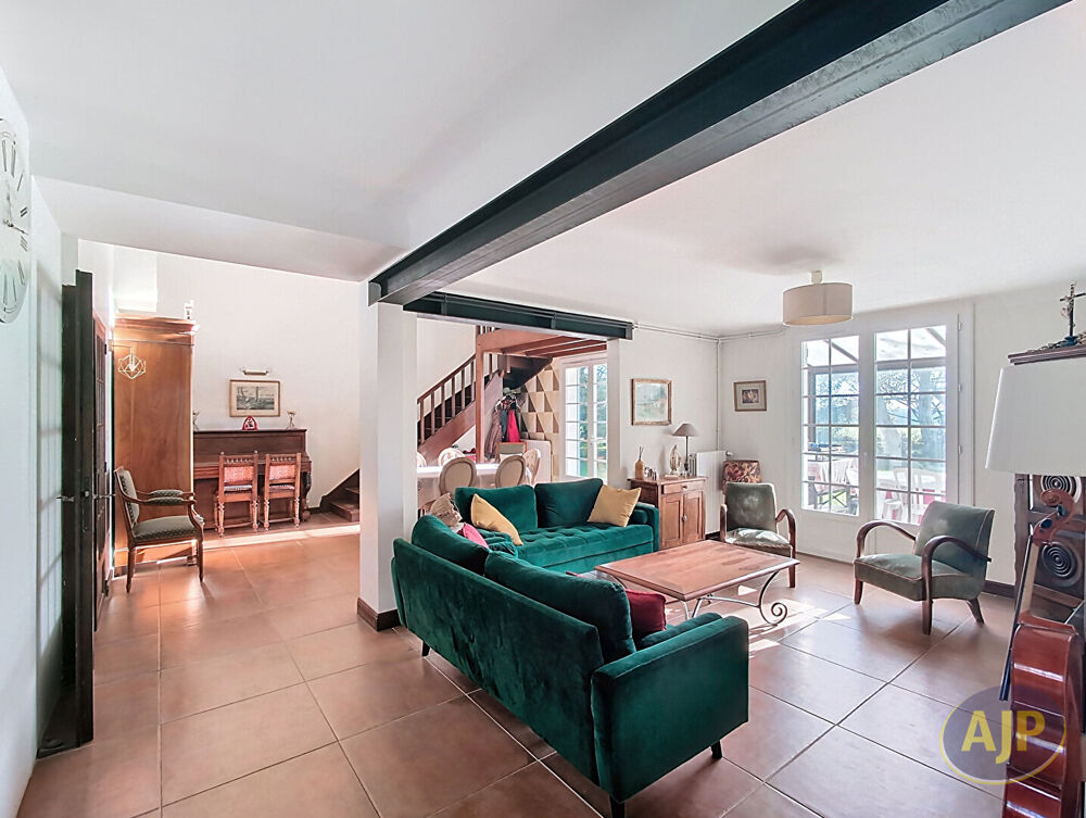 Maison Vieillevigne 9 pièces 6 chambres