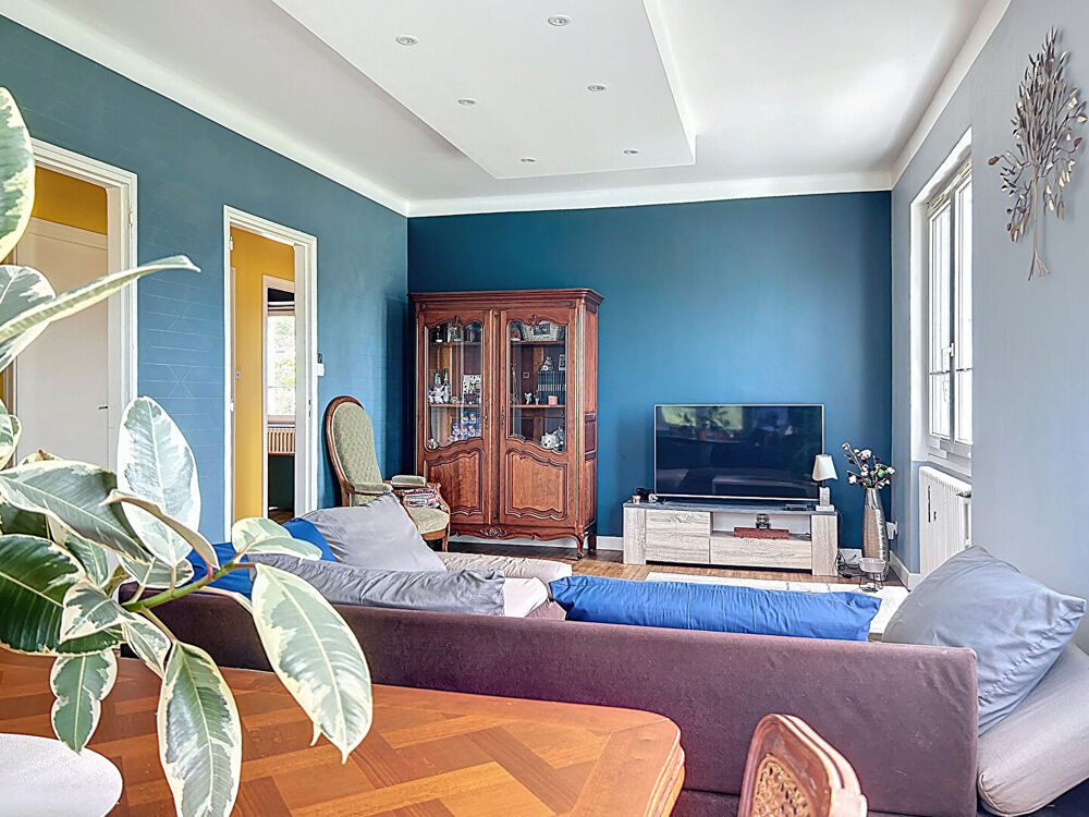 Maison à vendre à Châteauneuf du Faou - 5 pièces, 4 chambres sur sous-sol