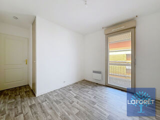  Appartement à louer 4 pièces 90 m²