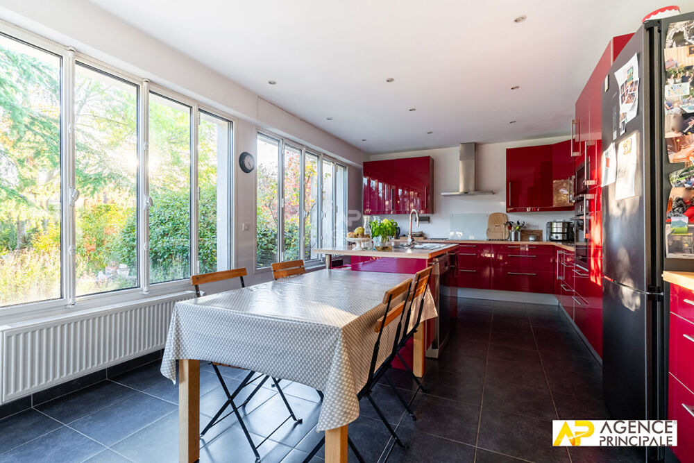 Vente Maison Maison Le Mesnil Le Roi 6 pièce(s) 229 m2 Le mesnil le roi