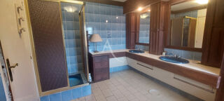 Maison à louer 6 pièces 220 m²