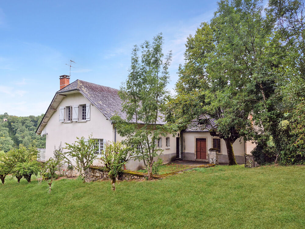 Maison 8 pièces 219 m² · à St Sylvain · 219 m² · 149 000 €
