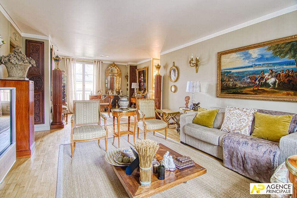 Vente Appartement Versailles Chantiers Appartement 4 pièces 82 m² situé au 1er étage avec ascenseur, cave et parking double en enfilade en sous so Versailles