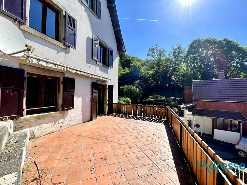 Maison Soultzeren avec grange attenante .