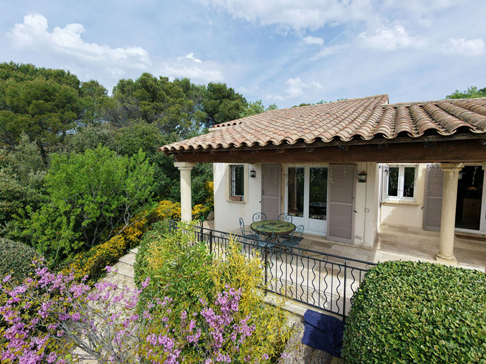 Maison 8 pièces 206 m² · à Venasque · 206 m² · 790 000 €