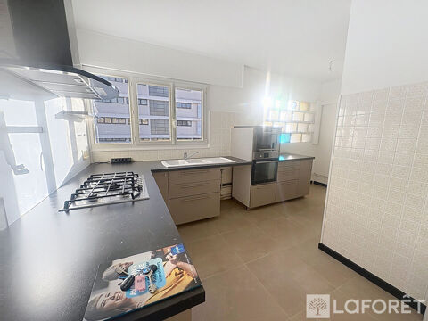  Appartement  louer 4 pices 121 m