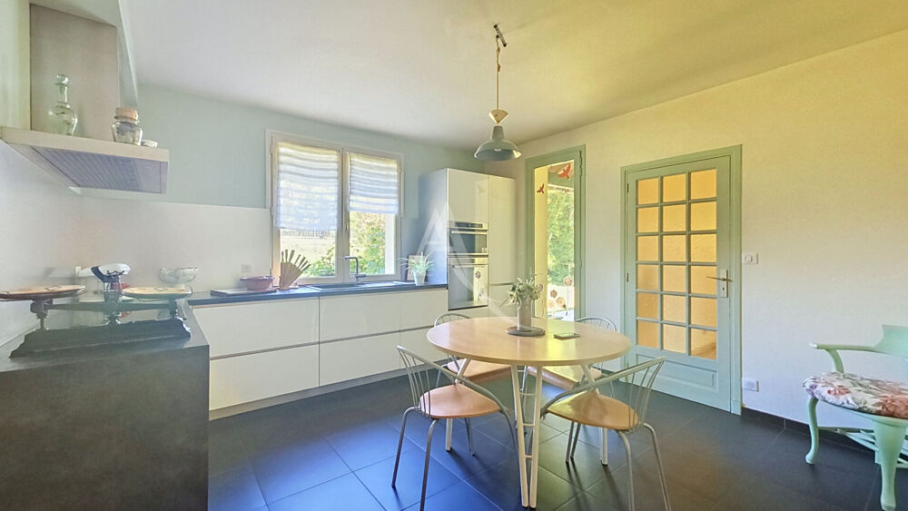 Vente Maison CASTELMAUROU, maison traditionnelle T6  avec sous-sol complet. Castelmaurou