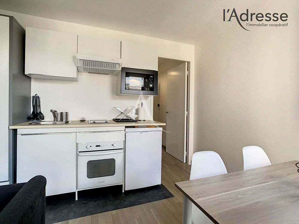 Location Appartement COURBEVOIE/Studio meublé de 28 m² Courbevoie