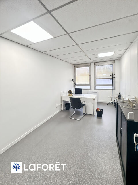   Bureaux Ris Orangis 142 m2, proche Tramway. 