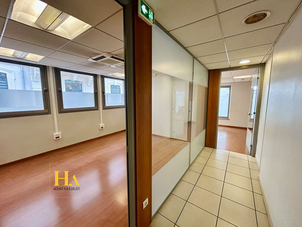   Le Teil Local commercial 4 bureaux 164 m2 Le teil