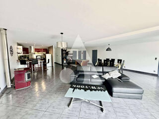  Maison � vendre 5 pi�ces 205 m�