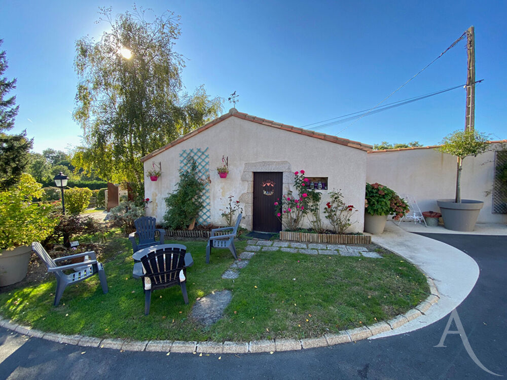 Vente Maison Propriété en pierre bel environnement Montaigu-Vendée Montaigu vendee