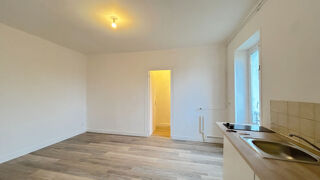  Appartement à louer 4 pièces 72 m²