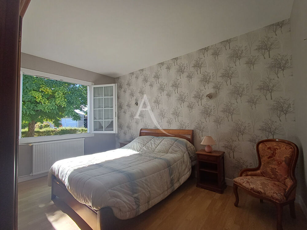 Vente Maison MAISON FAMILIALE AVEC GRAND GARAGE ET JARDIN ARBORÉ Port des barques