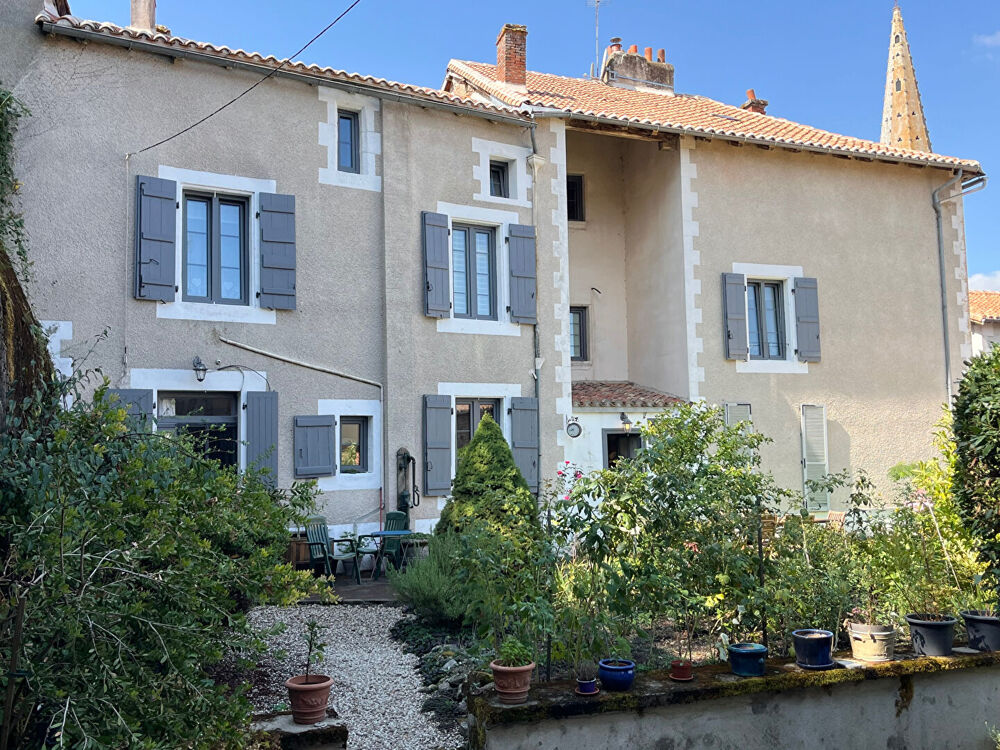 Maison Confolens 6 pièce(s)