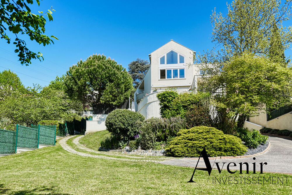 Vente Maison Magnifique maison de 221 m2 - Vue dégagée - 6 chambres Rillieux la pape