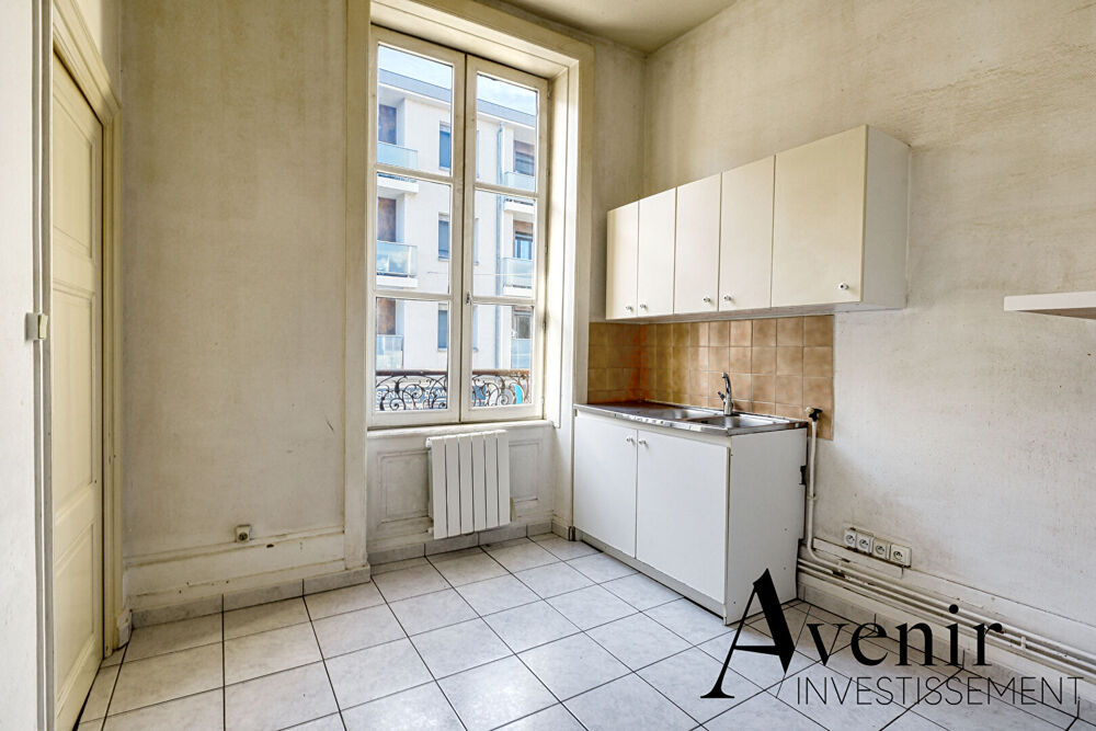 Vente Appartement ÉCULLY HYPERCENTRE - T3 TRAVERSANT - A RENOVER Ecully