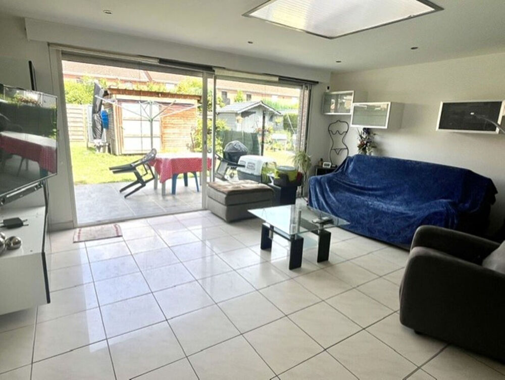 Belle maison de lotissement avec jardin et garage