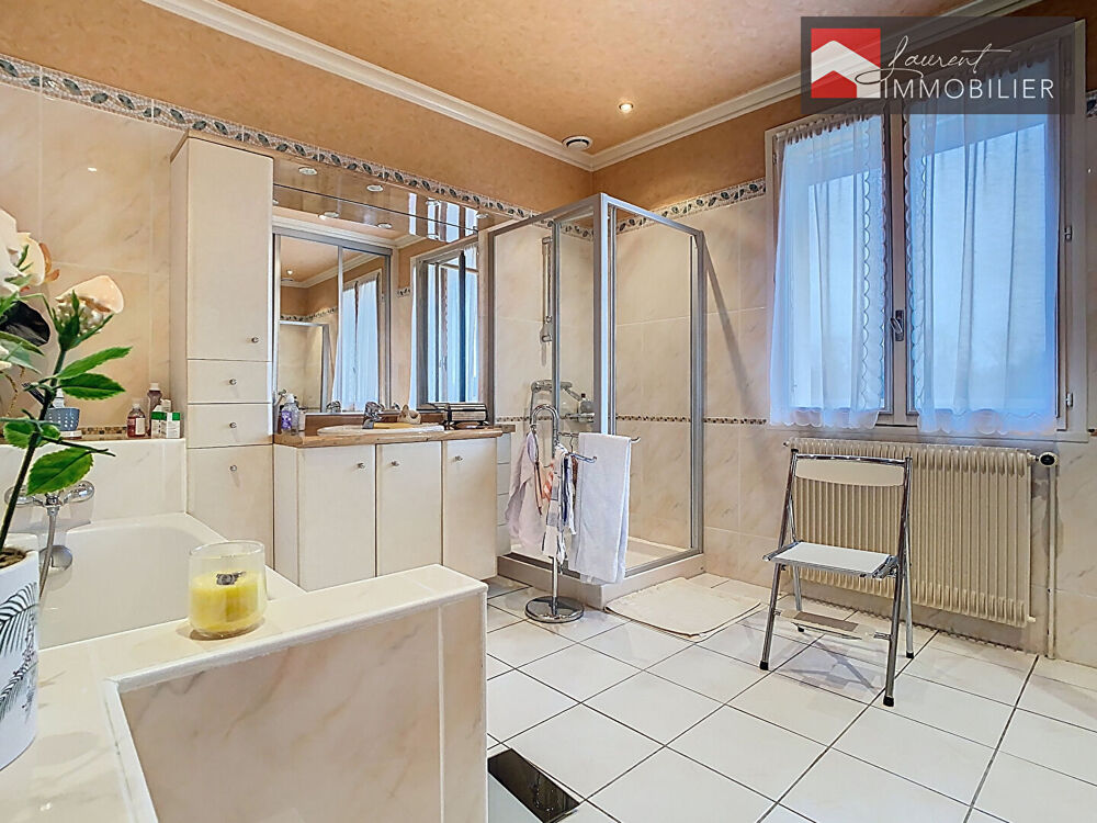 À VENDRE : Maison familiale de 156 m² à LACROST