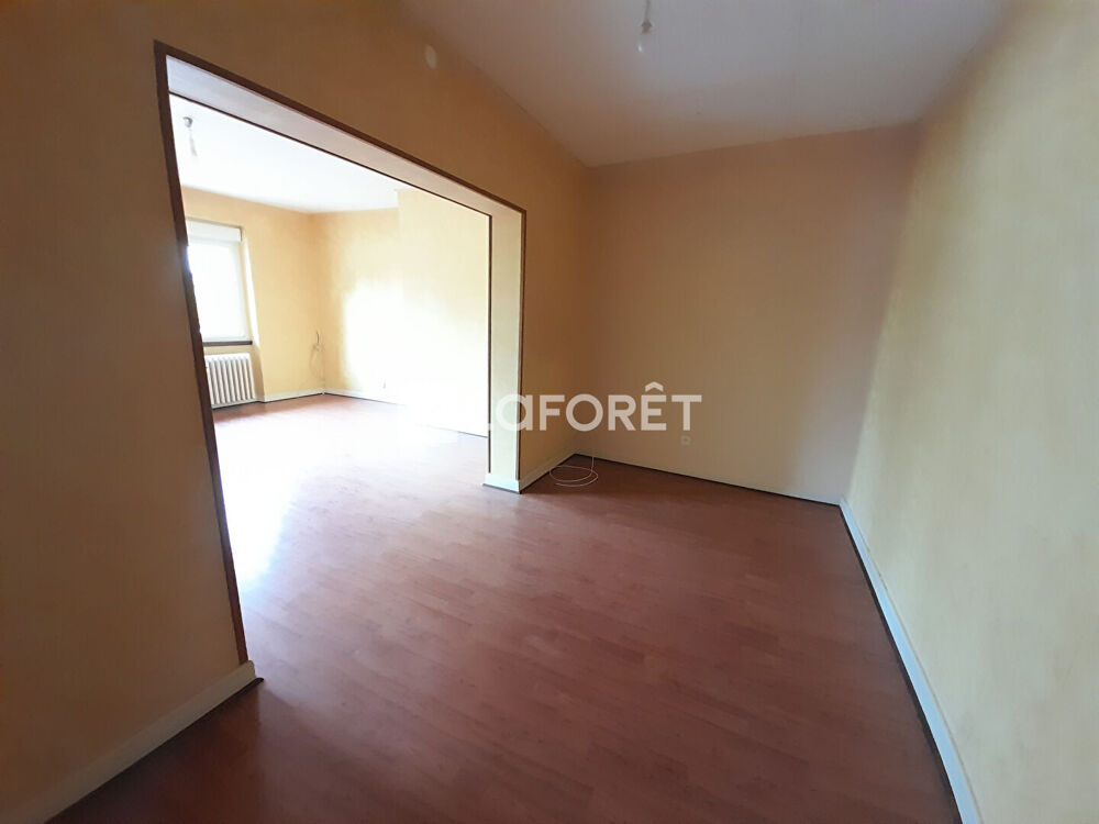 Grand appartement 4 pièces avec petit extérieur au centre de RHINAU