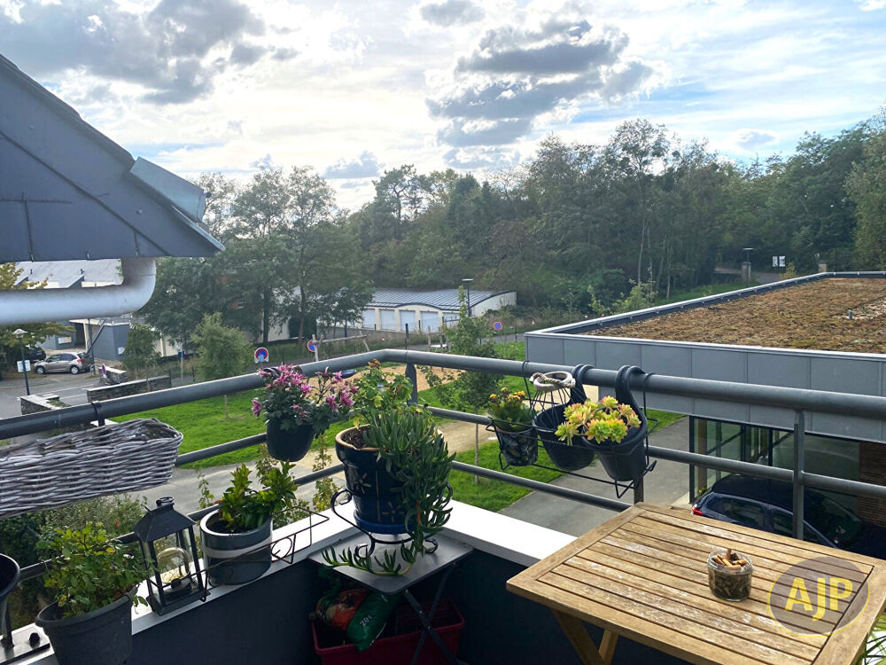 T3 récent avec balcon et parking