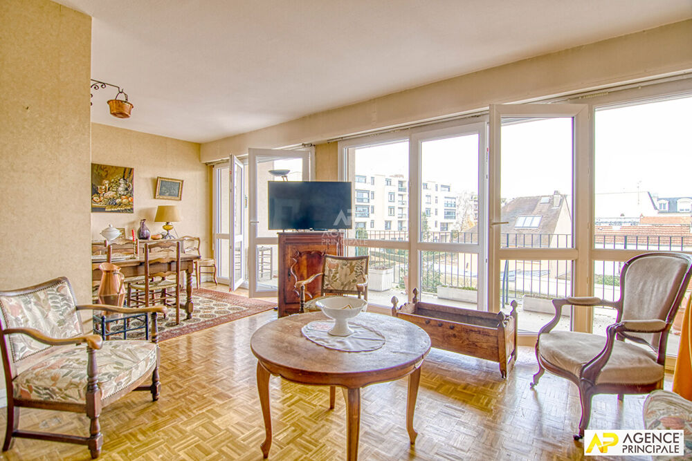 Le Chesnay Rocquencourt Appartement 4 pièces de 93.67 m² carrez situé au 2e étage avec ascenseur, balcon et parking