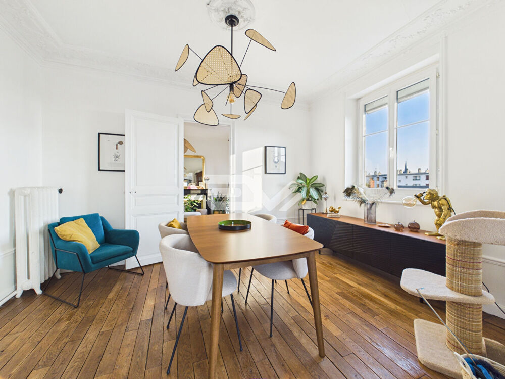 Vente Appartement Appartement haussmannien rempli de charme avec stationnement, dépendance et cave La neuvillette