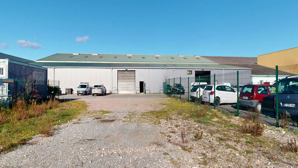   Entrepôt / local d'activités Fréjus 250 m2 + terrain 