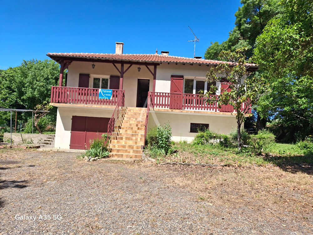 Maison L Isle Jourdain sur presque 3590 m² de terrain