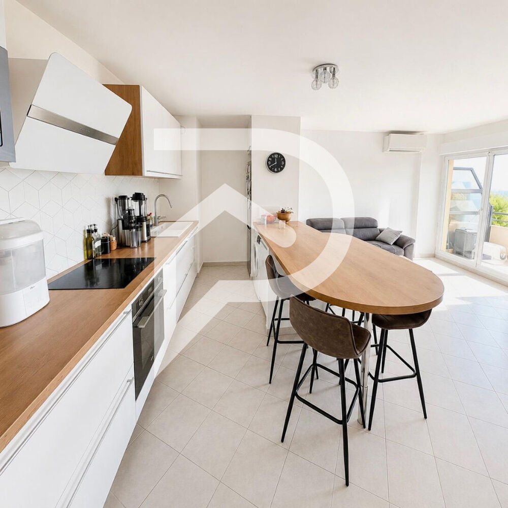 Vente Appartement Appartement T3 lumineux avec vue mer,terrasse et box. Marseille 15