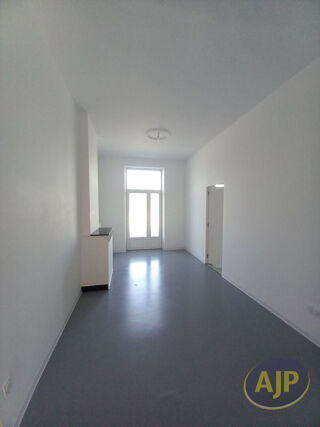 Maison à louer 3 pièces 98 m²