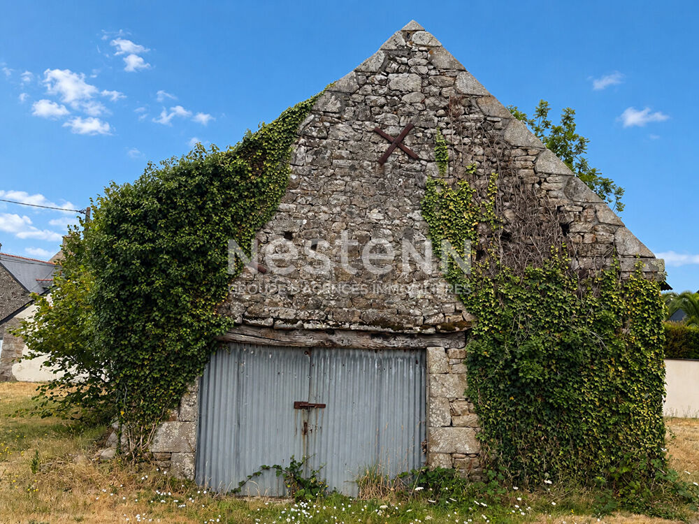 Grange en pierre à rénover à 2 pas du centre-bourg