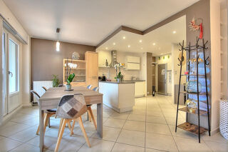  Appartement à louer 3 pièces 75 m²