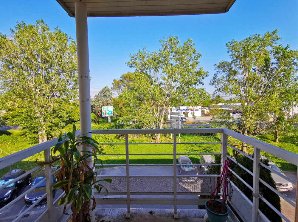 Appartement T3 de 62 m² situé à Avignon avec balcon et place de parking privative