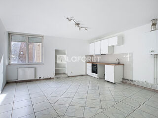  Appartement à louer 2 pièces 45 m²