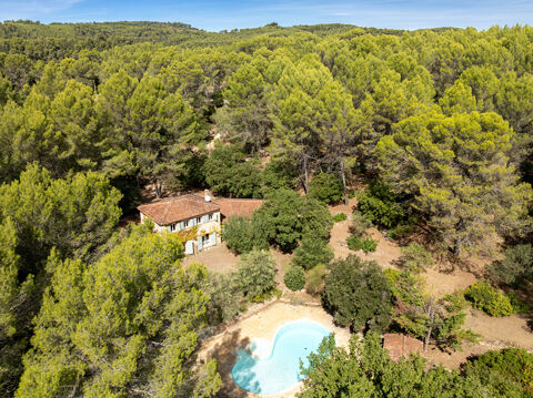   A VENDRE EN EXCLUSIVIT�  SUPERBE PROPRI�T� DE 240m� � COTIGNAC sur 15 000m� de terrain Maison - 7 pi�ce(s) - 240 m�