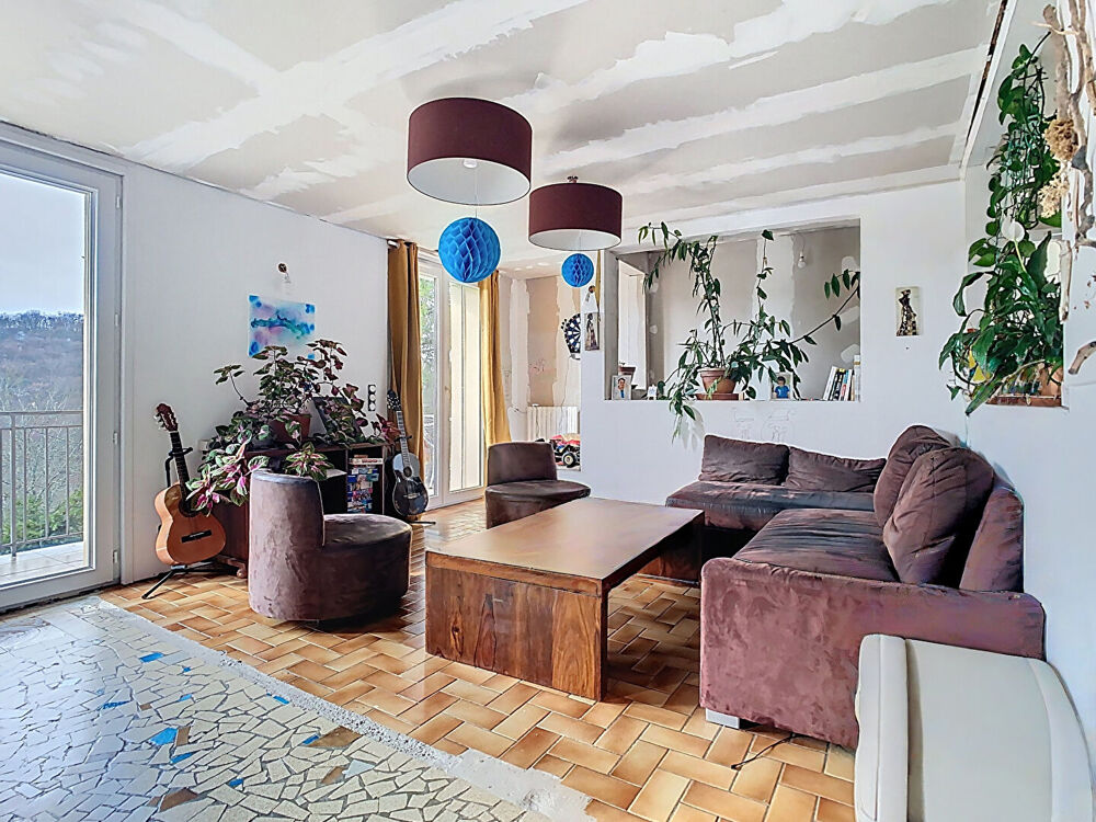 Maison avec appartement attenant dans les hauteurs de LUGNY
