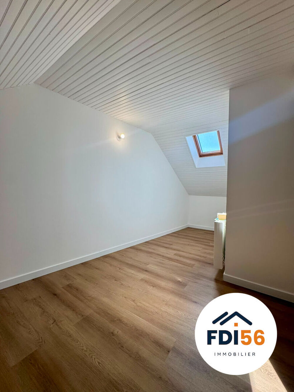 Vente Appartement A VENDRE LORIENT - T3 ENTIEREMENT RENOVE -DERNIER ETAGE  - PETITE COPROPRIETE Lorient