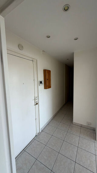  Appartement à louer 3 pièces 64 m²
