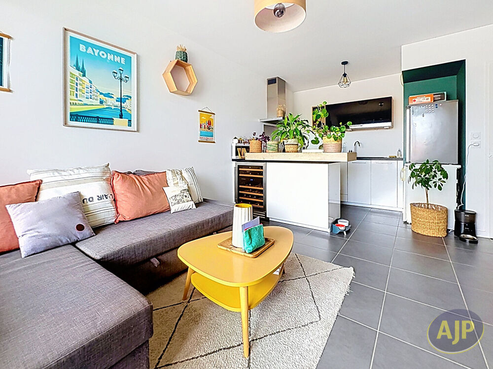 Location Appartement Nantes Croix Bonneau - Appartement 3 pièces meublé avec balcon et garage Nantes