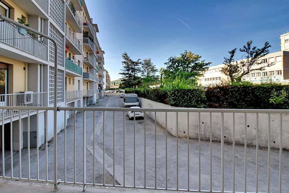 Vente Appartement À VENDRE EN EXCLUSIVITÉ ! DRAGUIGNAN Appartement T4 de 84 m² en rez-de-chaussée Draguignan