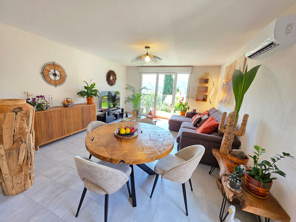 Vente Appartement Super et rare Appartement 4 pièces  80 m2 dernier étage , 4 terrasses + 2 parkings CARROS LES PLANS Carros