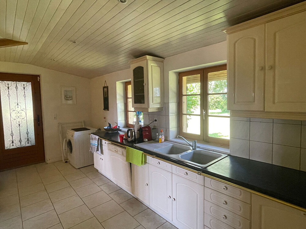 Vente Maison Ferme  de 174 m² entre Chalon sur Saône et Louhans Saint germain du bois