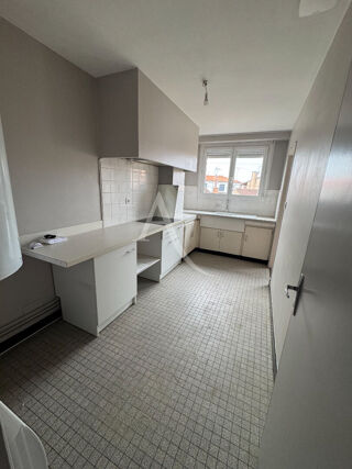  Appartement à louer 3 pièces 72 m²