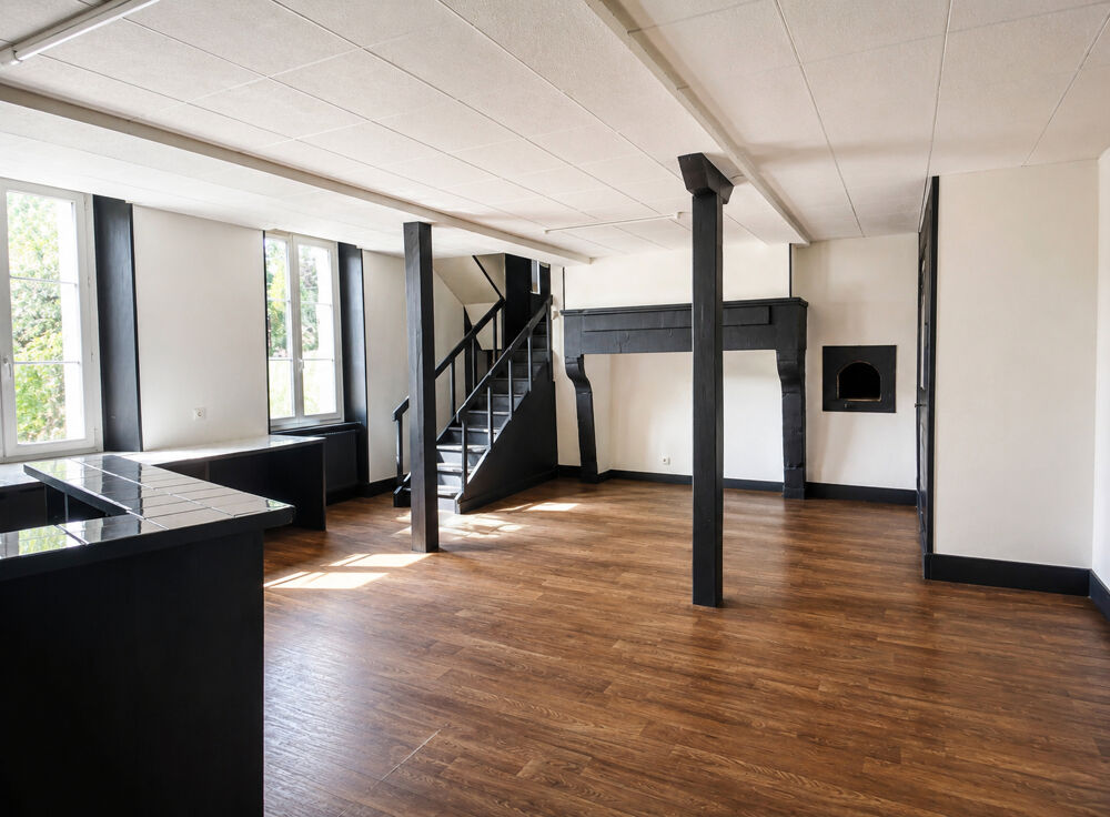 Location Appartement F3  Duplex à louer sur la commune de FALAISE - Place Reine Mathilde Falaise