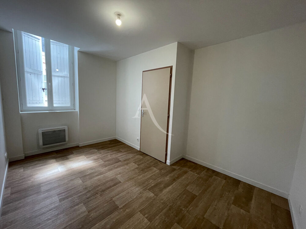 Location Appartement ?Appartement T2 rénové  Centre Bourg. Villeneuve de marsan